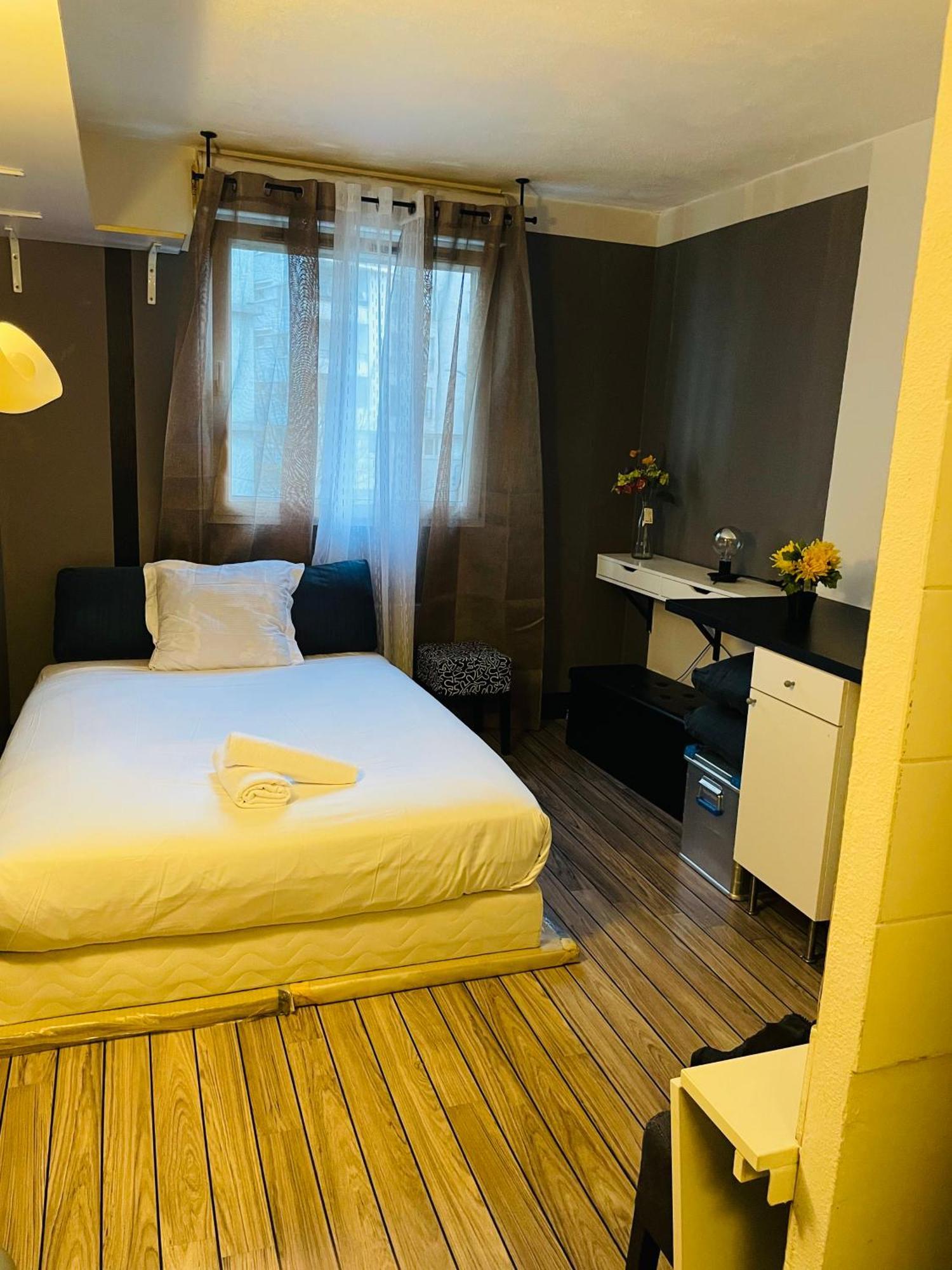 Comfortable Studio In Clichy Exterior photo